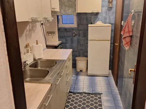 Rent, three bedroom apartment, 120m², Bečići, Budva - image 14