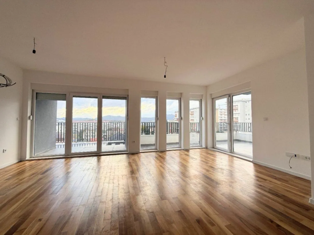 Prodaja, trosoban stan, 131m², Kruševac, Podgorica