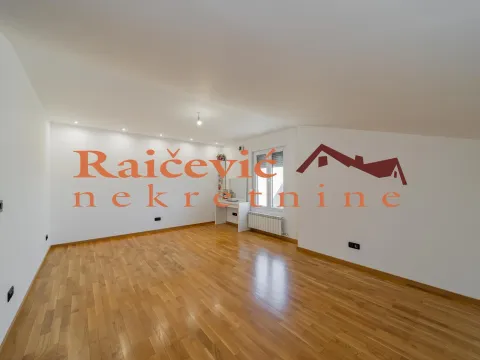 Sale, four bedroom apartment, 132m², Voždovac, Voždovac Sve Podlokacije - image 19