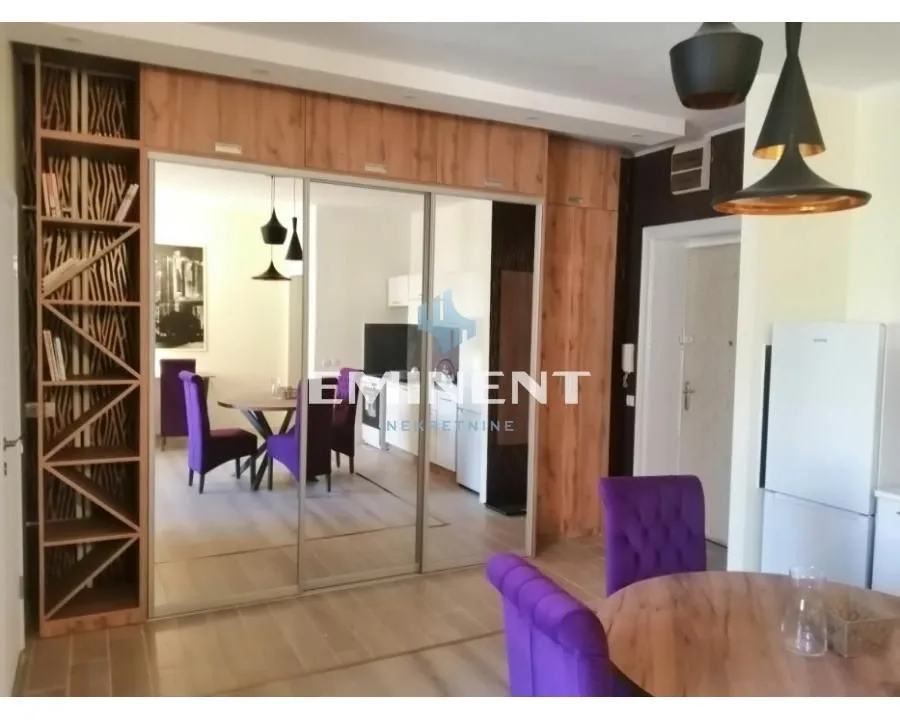 Izdavanje, jednosoban stan, 38m², Stari Grad, Beograd