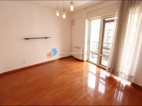 Izdavanje, stan, 205m², Čubura, Beograd - image 17