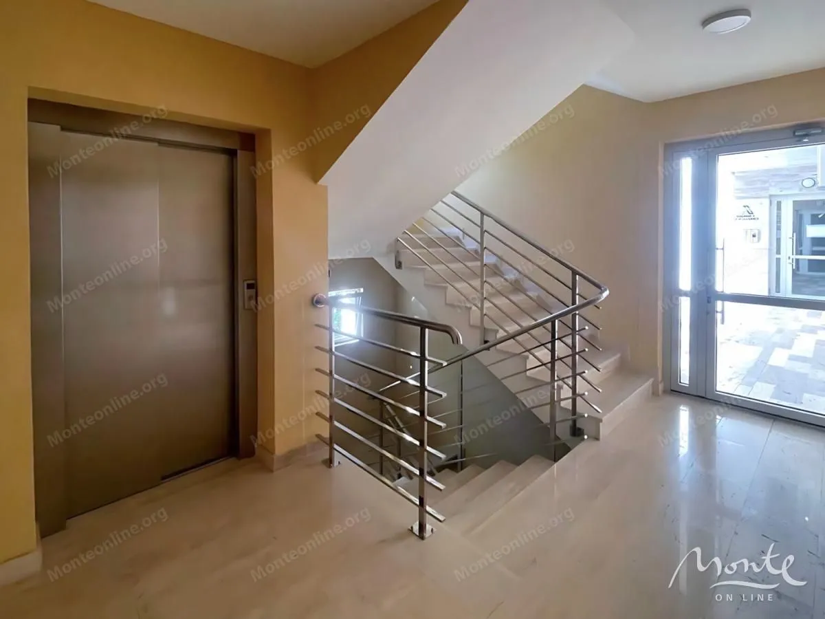 Prodaja, jednosoban stan, 52m², Škaljari, Kotor