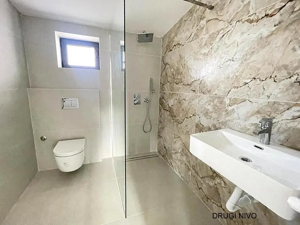 Sale, house, 233m², Čukarica, Beograd