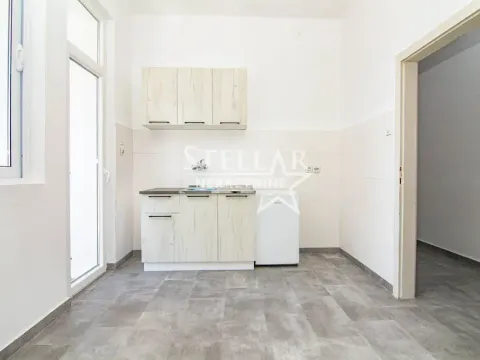 Izdavanje, poslovni prostor, 69m², Centar, Podgorica - image 4