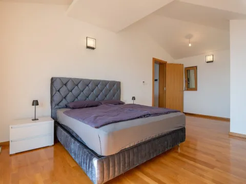 Prodaja, kuća, 228m², Kotor, Crna Gora - image 10