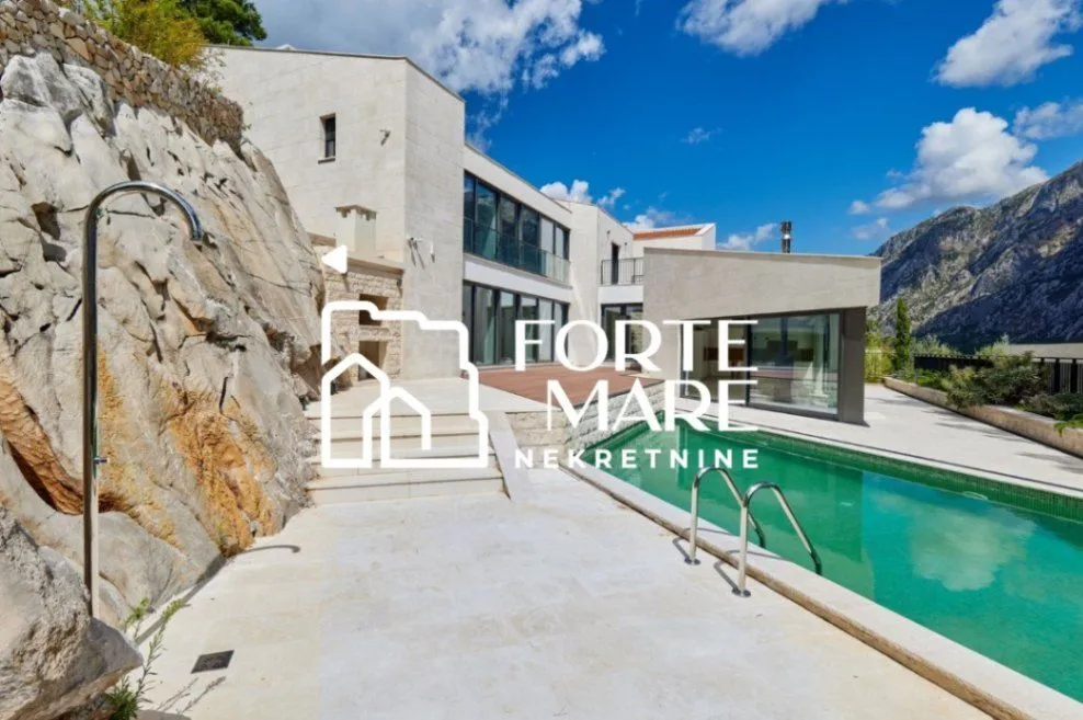 Sale, house, 479m², Prčanj, Kotor