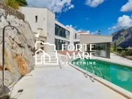 Sale, house, 479m², Prčanj, Kotor - image 1