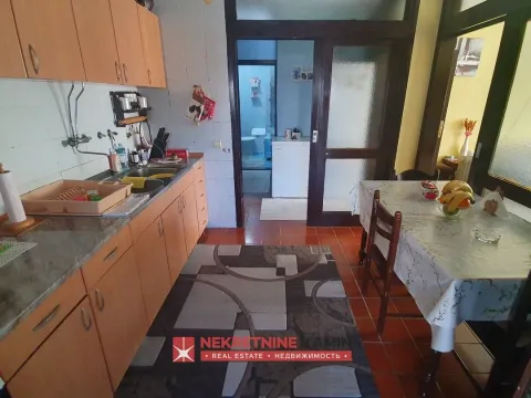 Prodaja, dvosoban stan, 64m², Centar, Bar - image 6