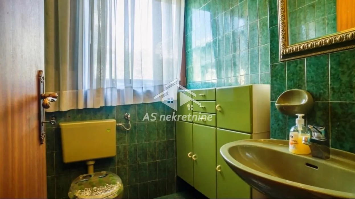 Rent, two bedroom apartment, 100m², Čukarica, Beograd