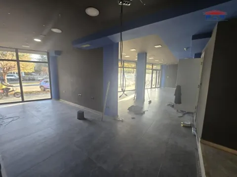 Izdavanje, poslovni prostor, 306m², Grbavica, Novi Sad Sve Podlokacije - image 5