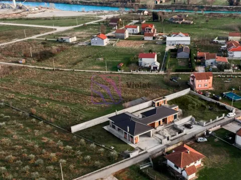 Prodaja, kuća, 259m², Donji Kokoti, Podgorica - image 13
