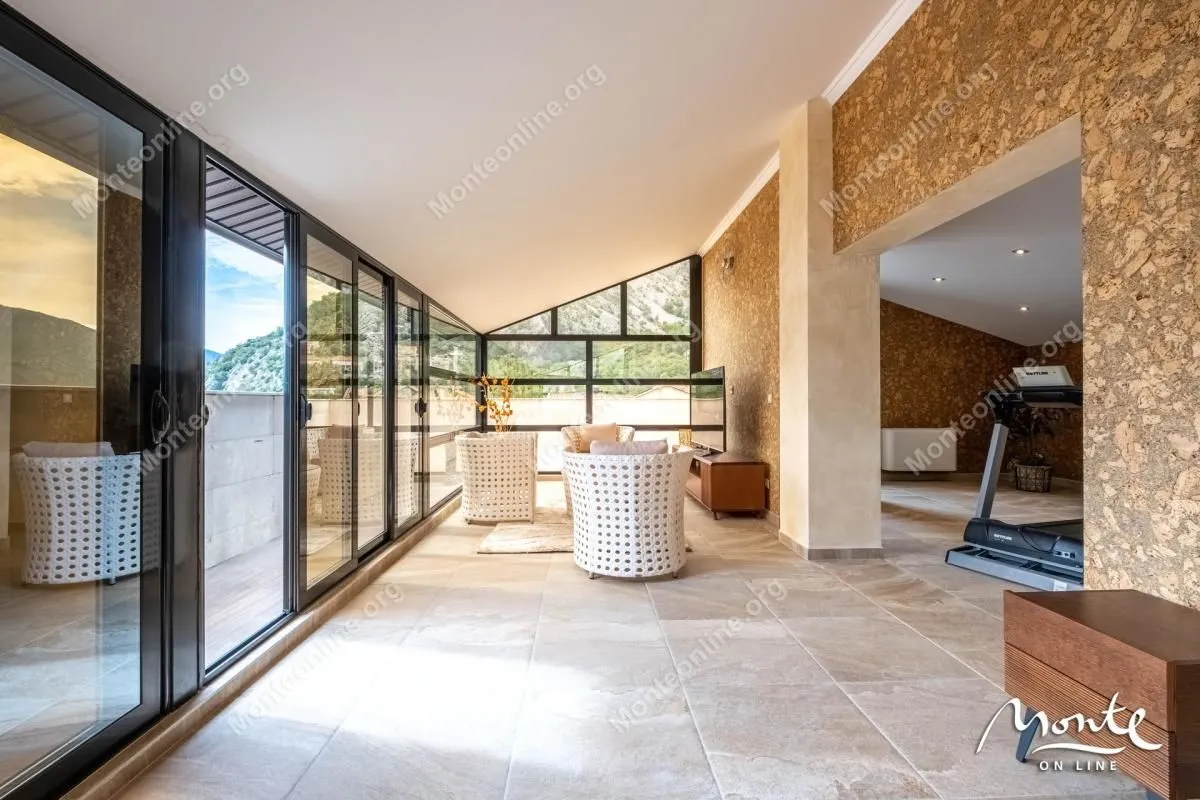 Prodaja, kuća, 428m², Orahovac, Kotor