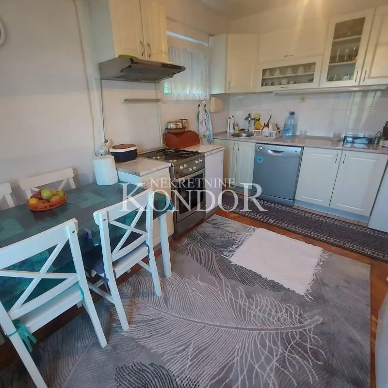 Prodaja, kuća, 250m², Stari Banovci, Stara Pazova