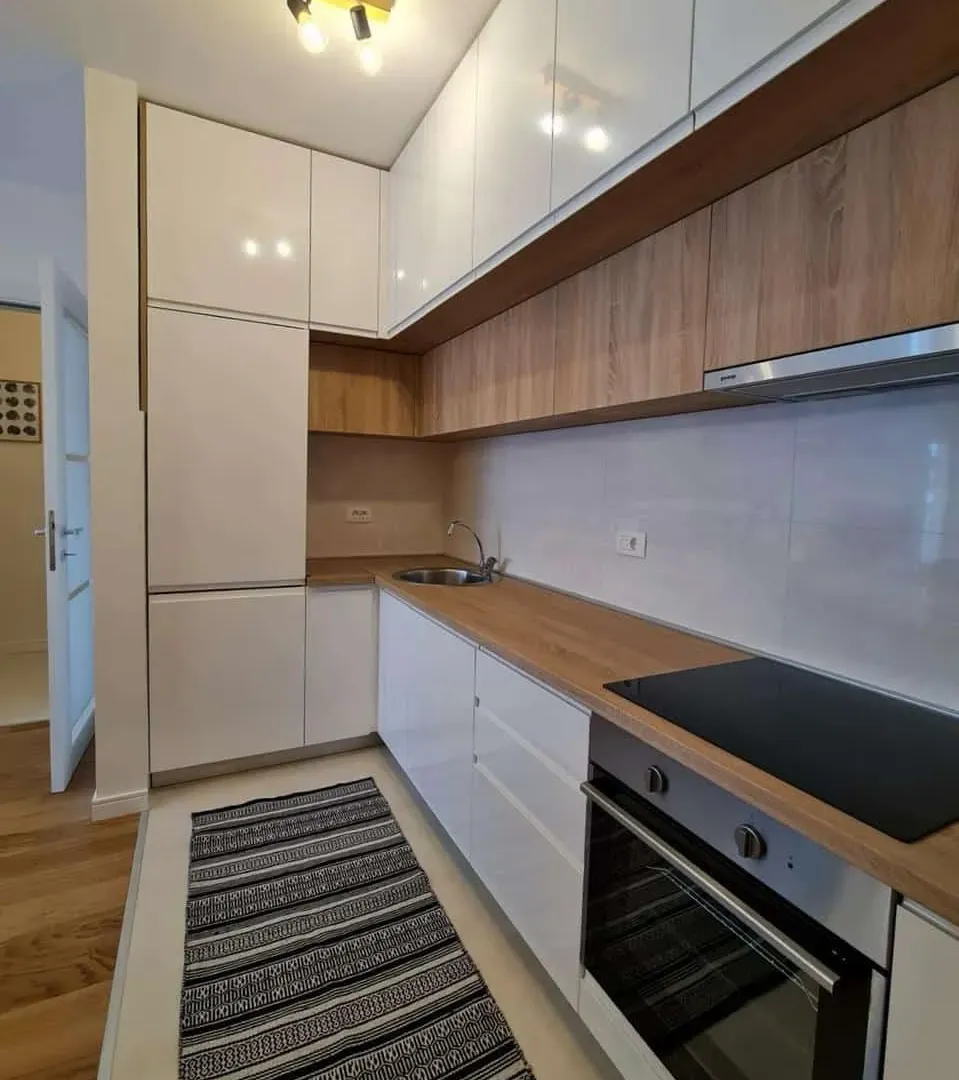 Izdavanje, jednosoban stan, 50m², Central Point, Podgorica