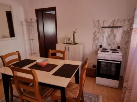 Izdavanje, jednosoban stan, 70m², Cetinje, Crna Gora - image 6