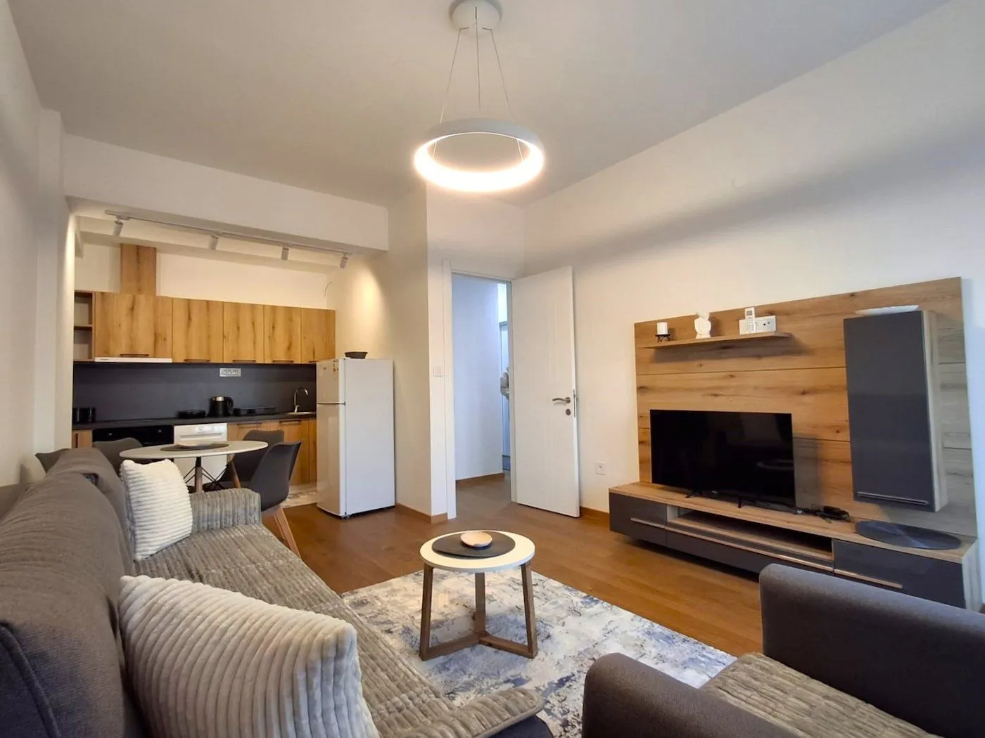 Izdavanje, jednosoban stan, 56m², Stara Varoš, Podgorica