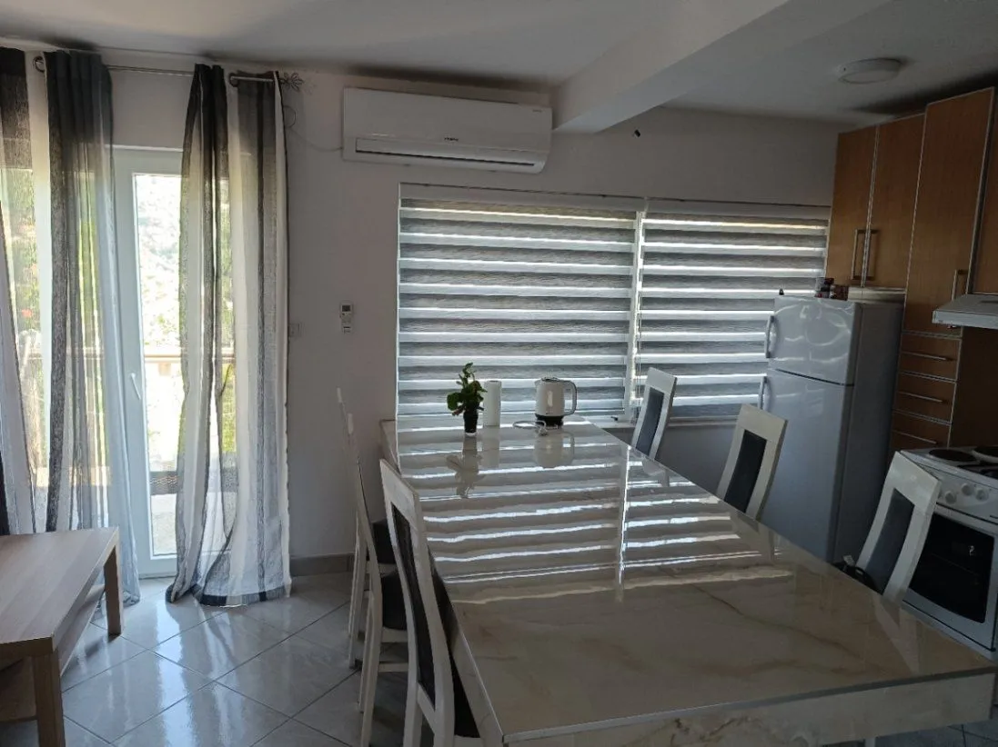 Izdavanje, dvosoban stan, 55m², Jošica, Herceg Novi