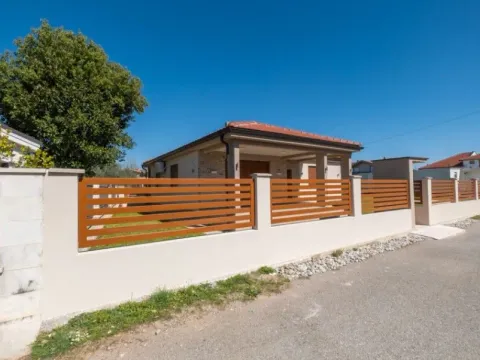 Izdavanje, kuća, 140m², Donja Gorica, Podgorica - image 13