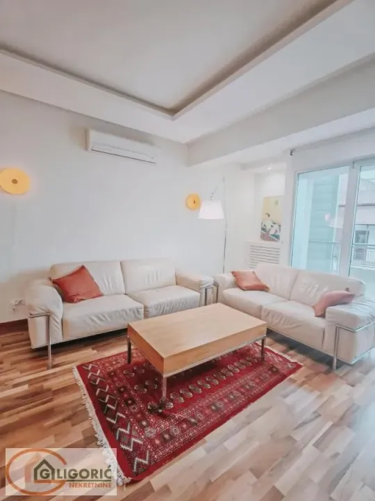 Izdavanje, trosoban stan, 122m², Stari Grad, Beograd