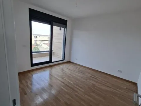 Prodaja, trosoban stan, 78m², Pančevo, Srbija - image 10