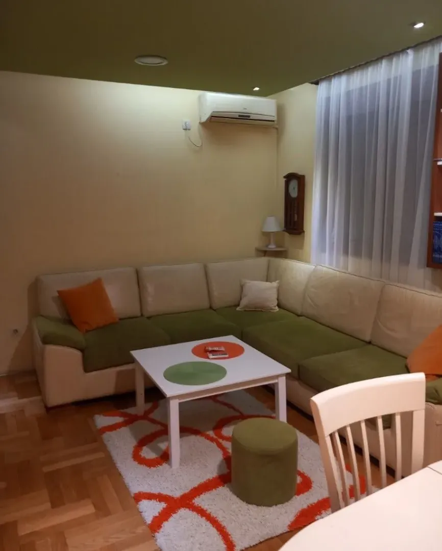 Izdavanje, dvosoban stan, 63m², Stari Aerodrom, Podgorica