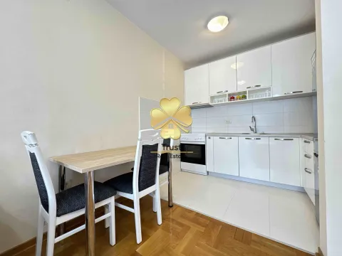 Izdavanje, dvosoban stan, 65m², Stari Aerodrom, Podgorica - image 4