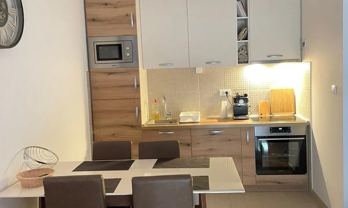 Rent, one bedroom apartment, 47m², Bečići, Budva