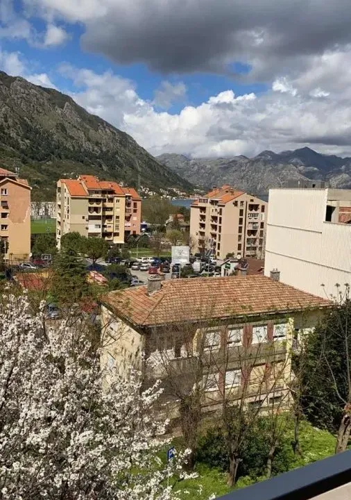 Prodaja, dvosoban stan, 60m², Kotor, Crna Gora