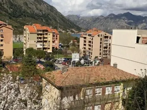 Prodaja, dvosoban stan, 60m², Kotor, Crna Gora