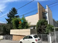 Izdavanje, kuća, 220m², Savski Venac, Beograd - image 38