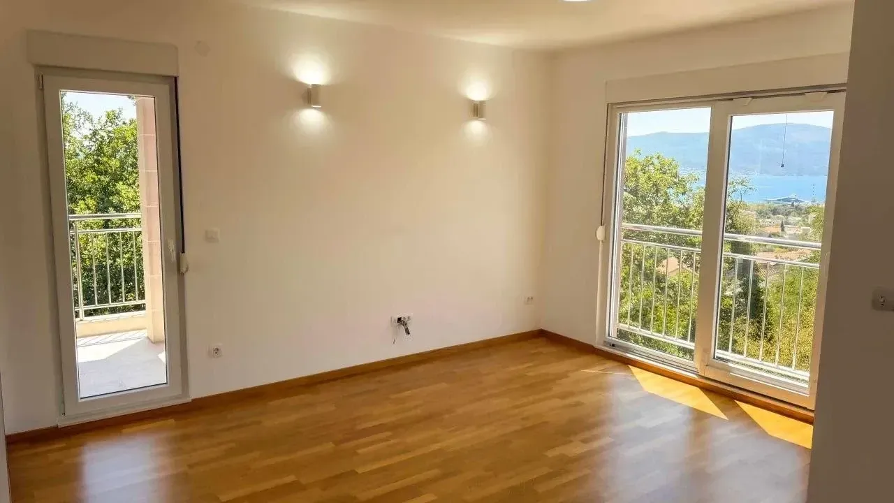Prodaja, stan, 72m², Tivat, Crna Gora