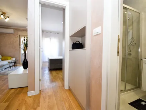 Izdavanje, jednosoban stan, 42m², Central Point, Podgorica - image 8