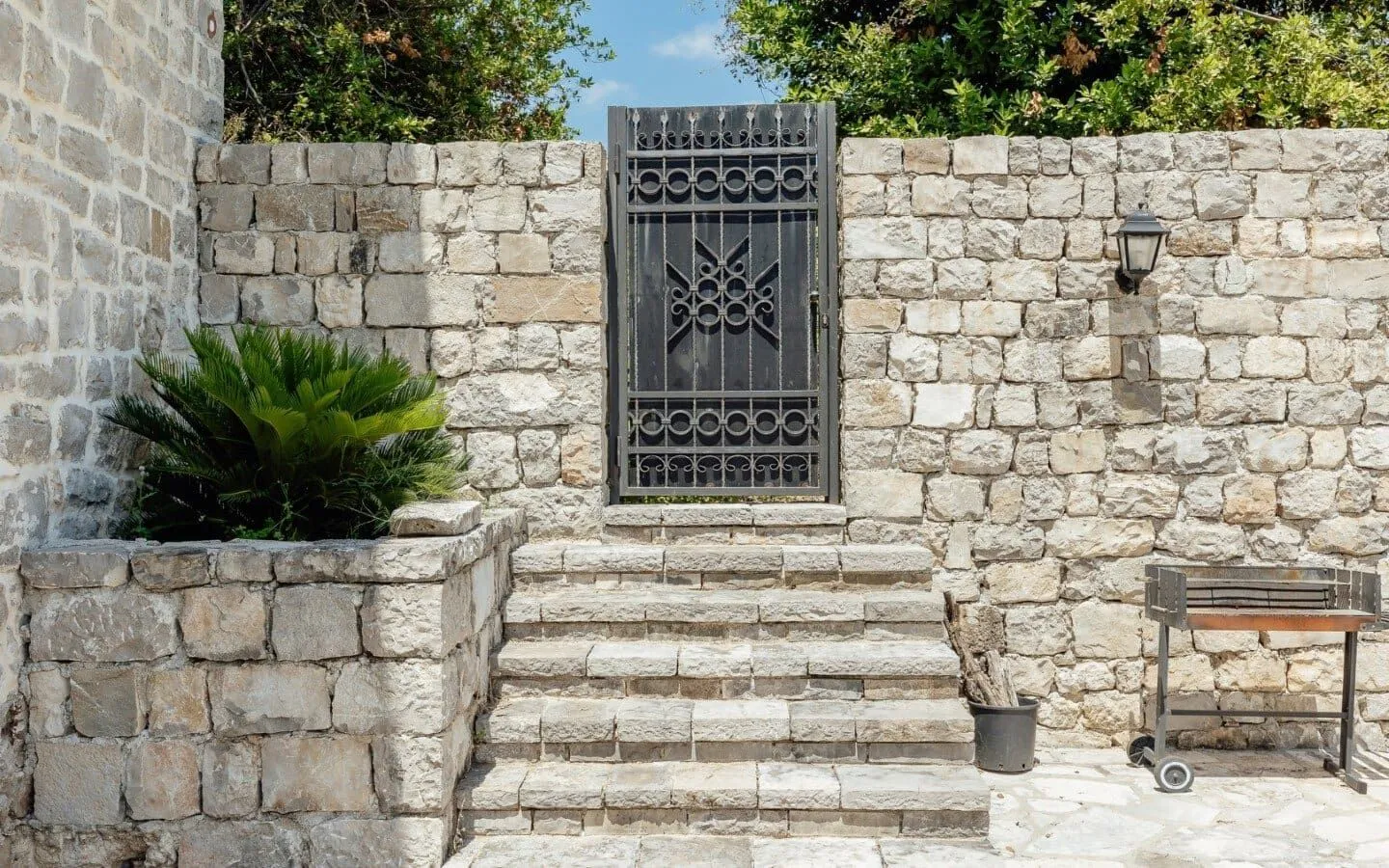 Sale, house, 800m², Prčanj, Kotor
