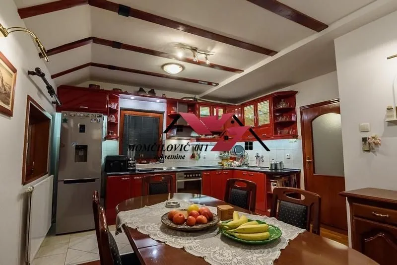 Prodaja, četvorosoban stan, 104m², Stari Grad, Beograd