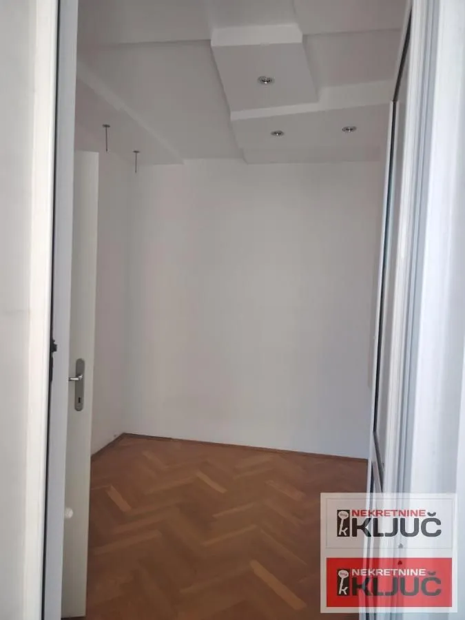 Prodaja, dvosoban stan, 46m², Bulevar Oslobodjenja, Novi Sad Sve Podlokacije