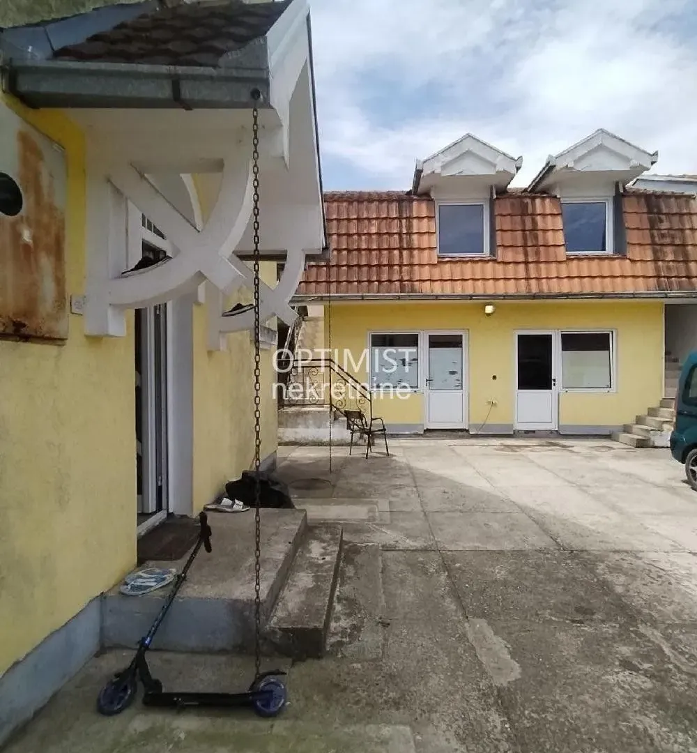 Sale, house, 263m², Ledine, Beograd