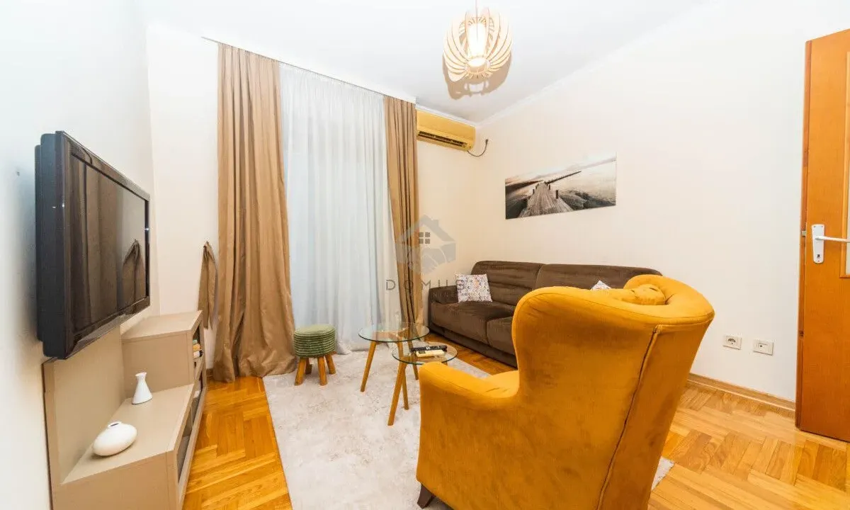 Izdavanje, jednosoban stan, 40m², Stari Aerodrom, Podgorica