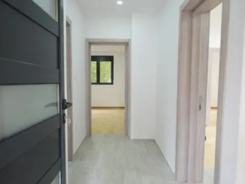 Izdavanje, poslovni prostor, 95m², Podgorica, Crna Gora - image 3