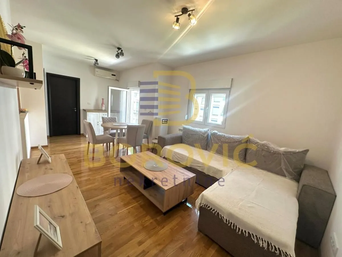 Izdavanje, dvosoban stan, 50m², Voždovac Sve Podlokacije, Beograd