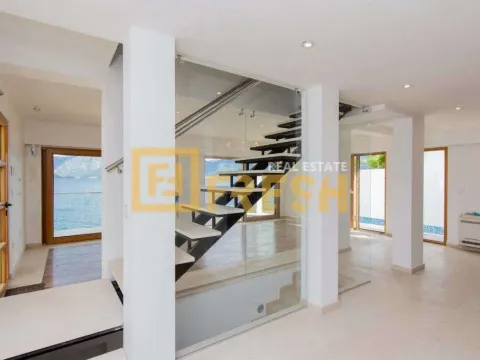 Prodaja, kuća, 300m², Tivat, Crna Gora - image 16