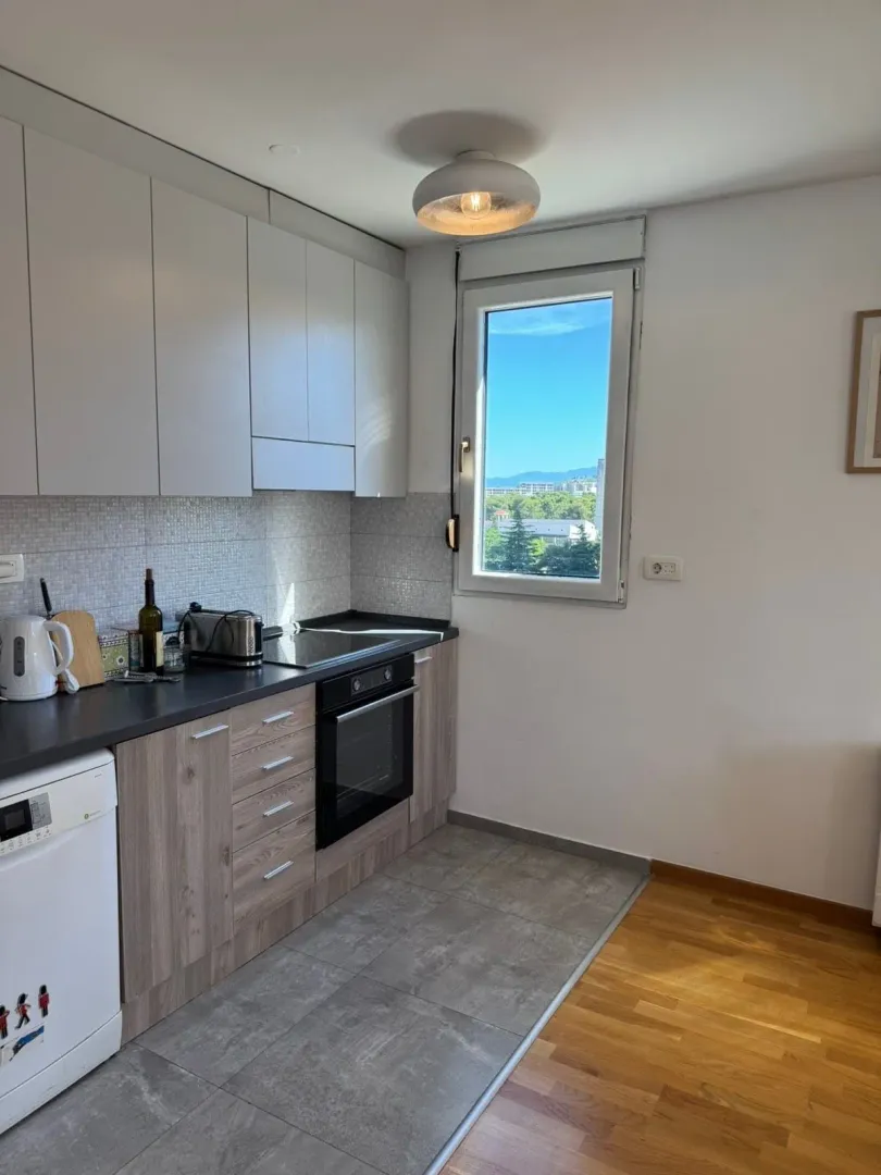 Sale, three bedroom apartment, 90m², Blok 5, Podgorica