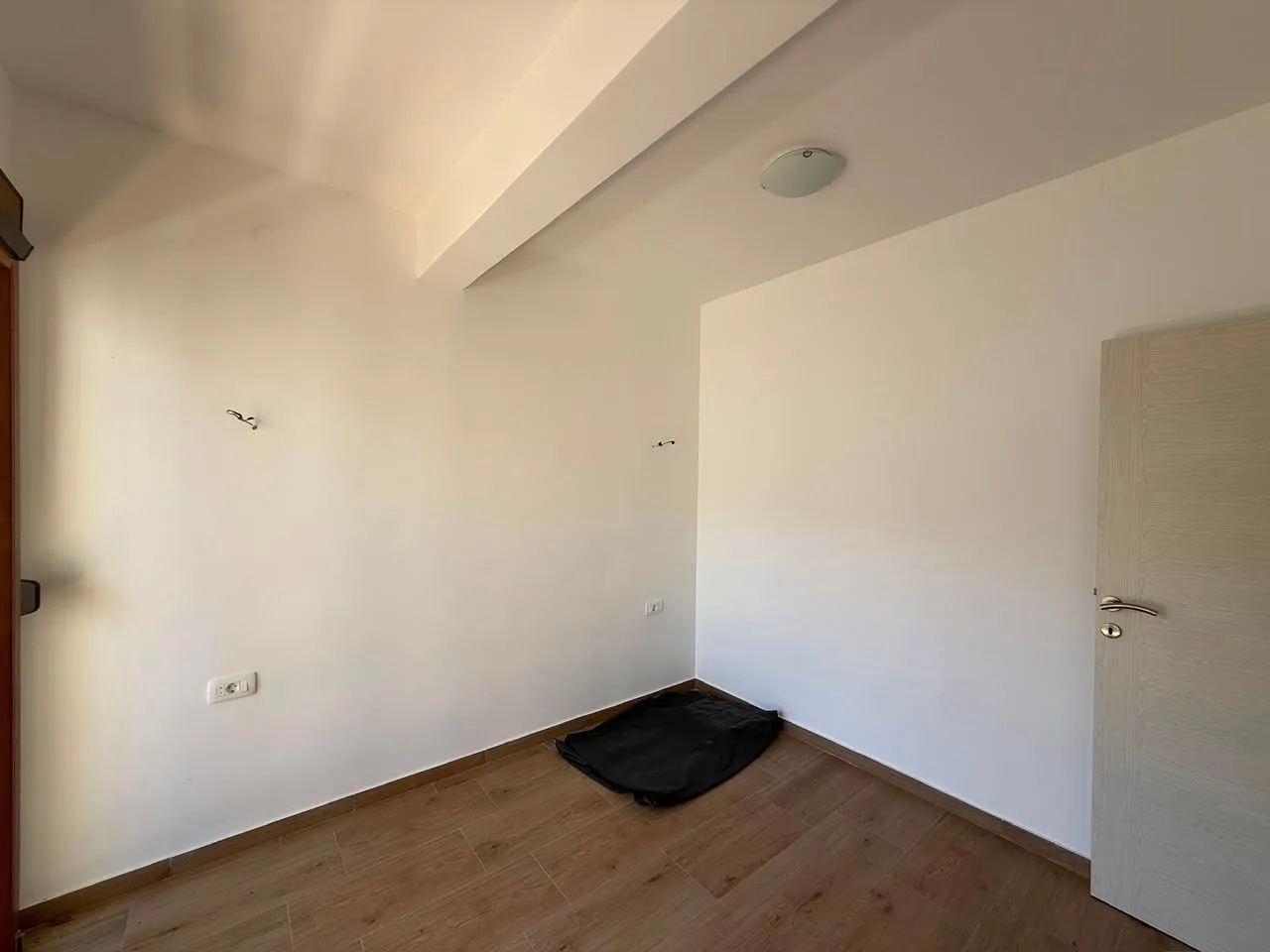 Prodaja, jednosoban stan, 40m², Podmaine, Budva