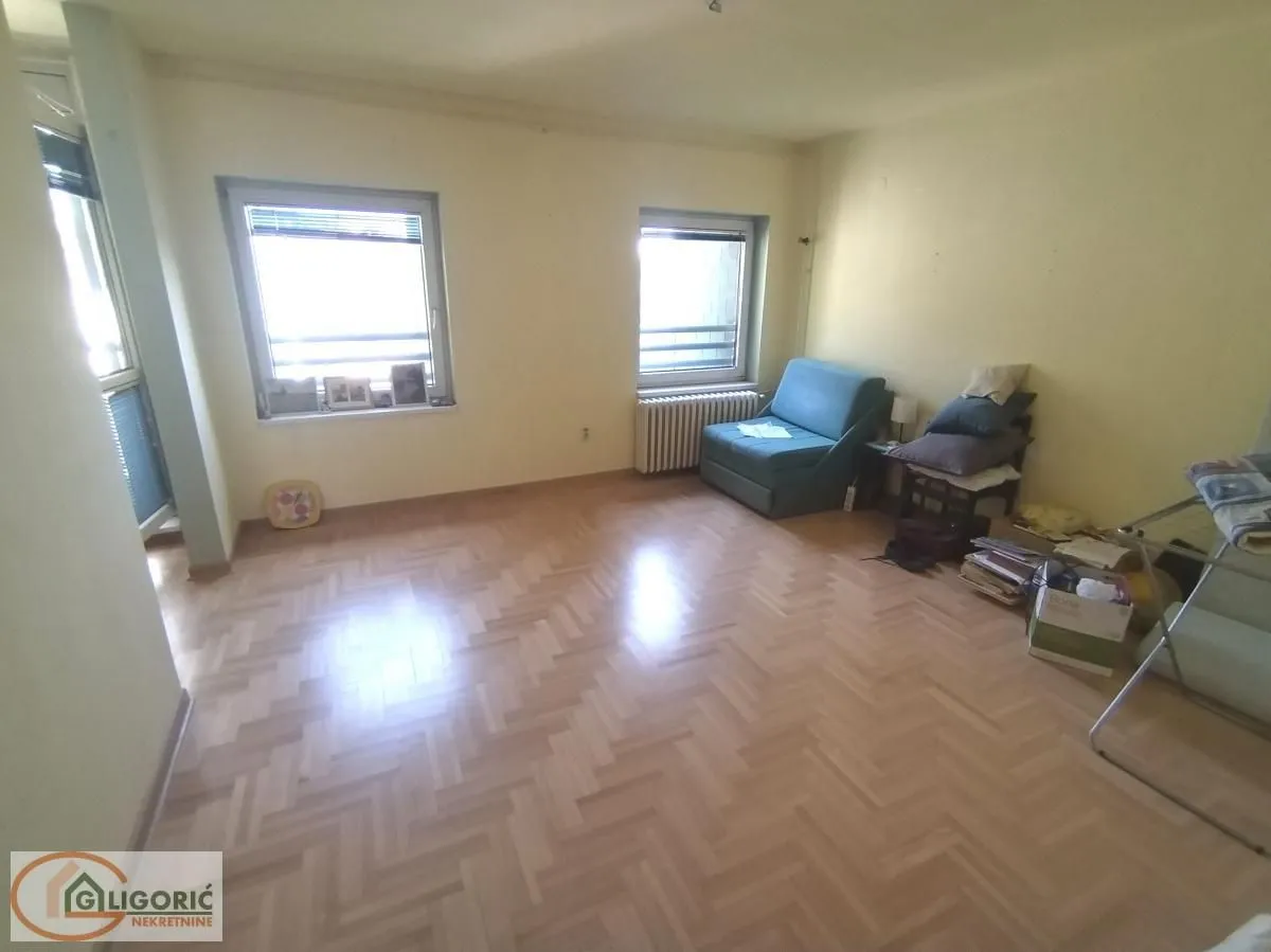 Prodaja, dvosoban stan, 58m², Banovo Brdo, Beograd