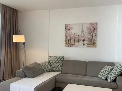 Izdavanje, jednosoban stan, 58m², Centar, Budva - image 4