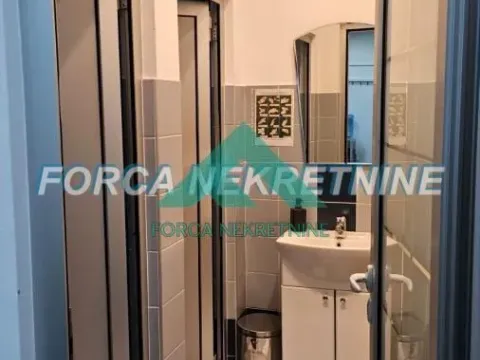 Izdavanje, poslovni prostor, 130m², Stari Grad, Beograd - image 13