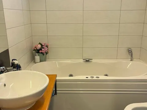 Sale, two bedroom apartment, 83m², Budva, Crna Gora - image 11