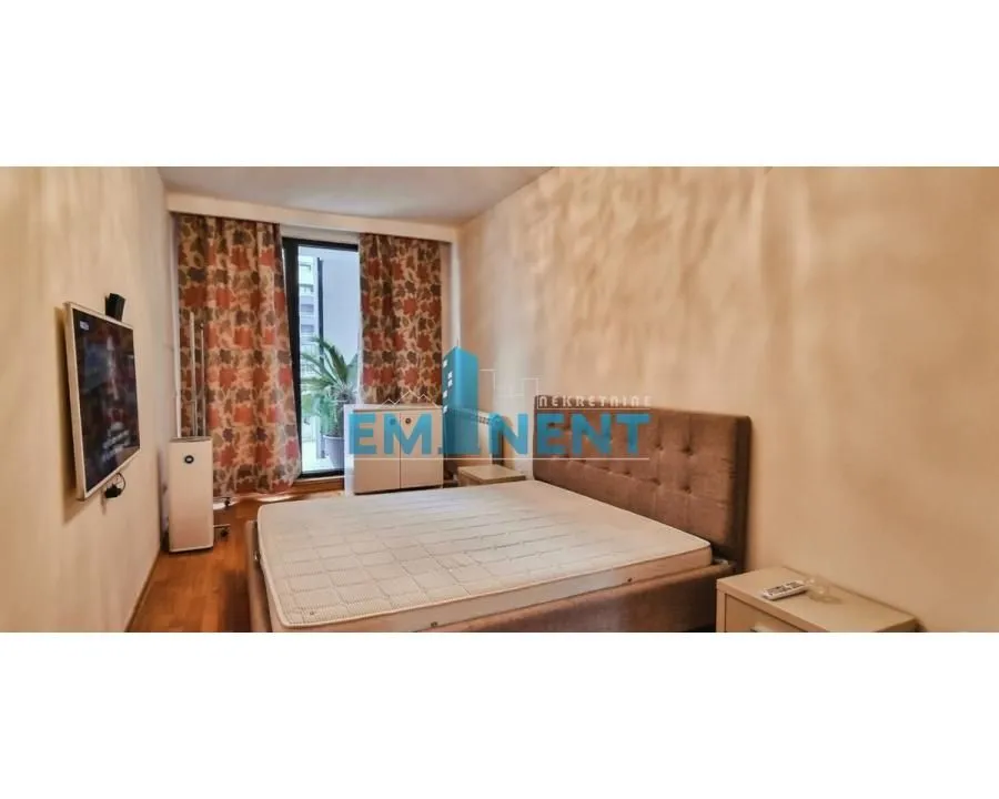 Izdavanje, trosoban stan, 86m², Južni Bulevar, Vračar Sve Podlokacije
