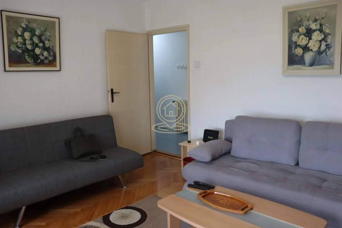 Izdavanje, dvosoban stan, 48m², Kragujevac, Srbija