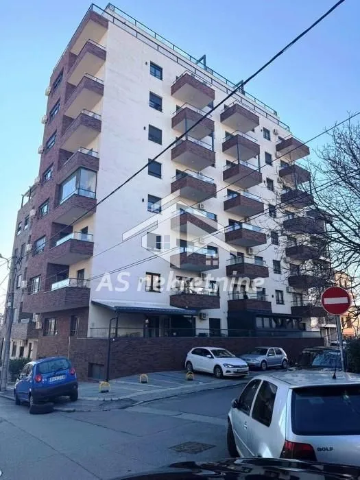 Izdavanje, trosoban stan, 56m², Južni Bulevar, Vračar Sve Podlokacije