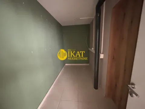 Prodaja, poslovni prostor, 42m², Kalenić Pijaca, Vračar Sve Podlokacije - image 8